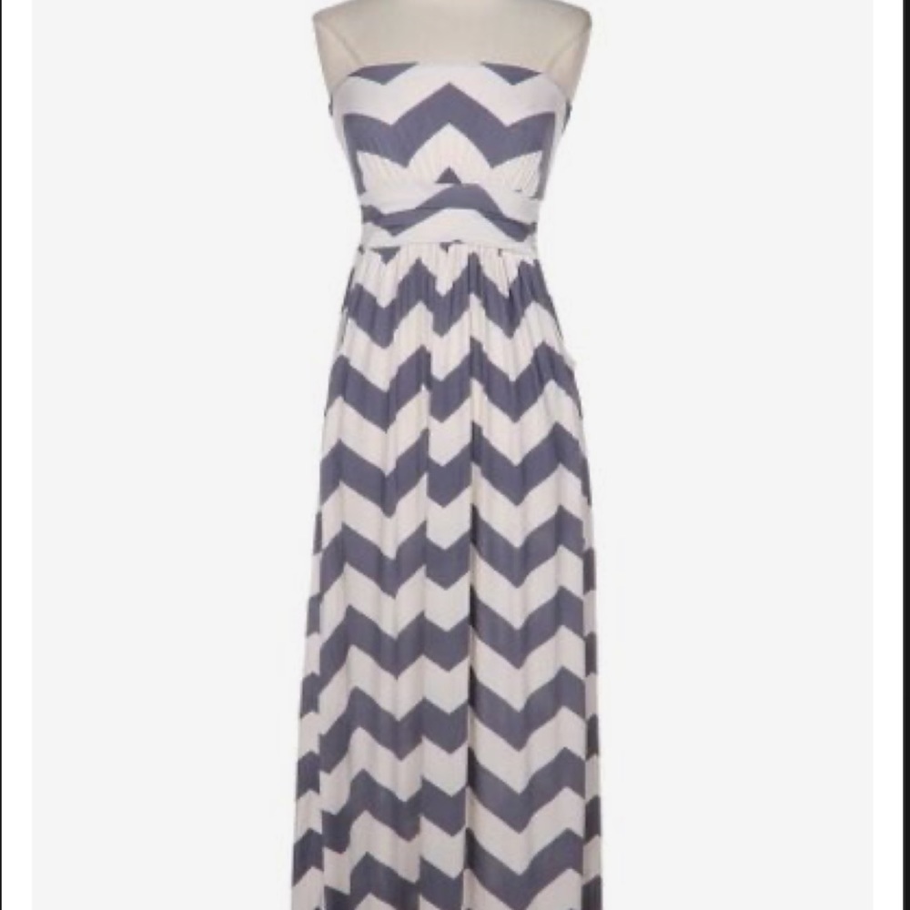 🔴SOLD-Mercari 🦄Chevron Maxi Dress Size Small - Picture 1 of 3